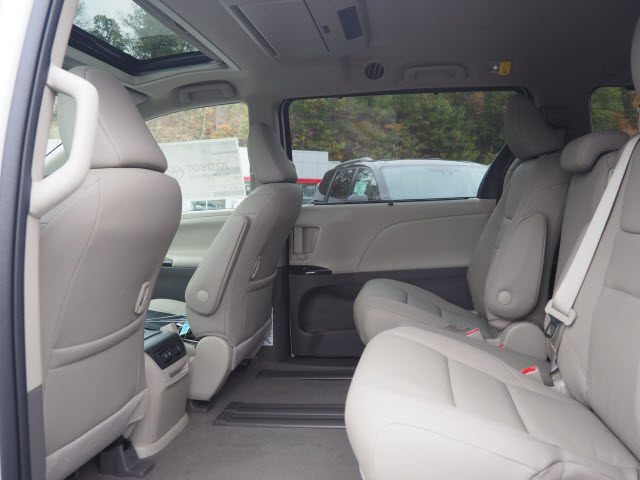 New 2020 Toyota Sienna Xle Premium 8 Passenger 4dr Mini Van Fwd
